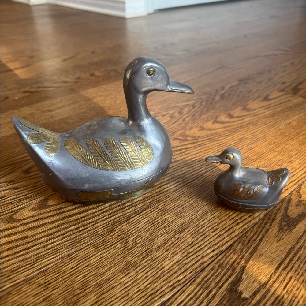 Decorative Metal Duck Figurines